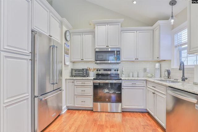 160 Whispering Glen Circle, West Columbia, SC 29170