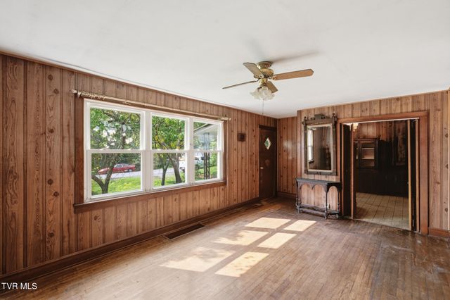 291 Emmett Way, Bristol, TN 37620