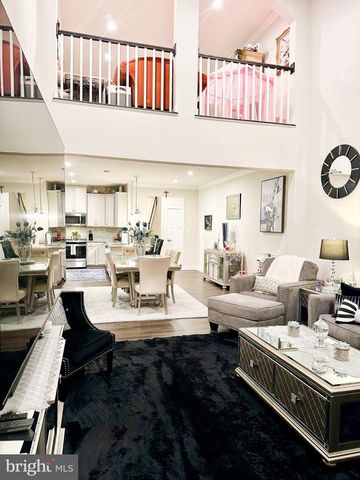 305 HIDDEN ACRES LN, Moorestown, NJ 08057