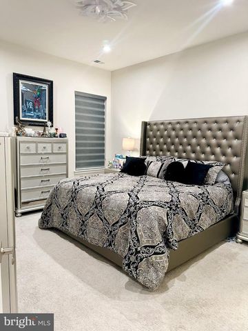 305 HIDDEN ACRES LN, Moorestown, NJ 08057