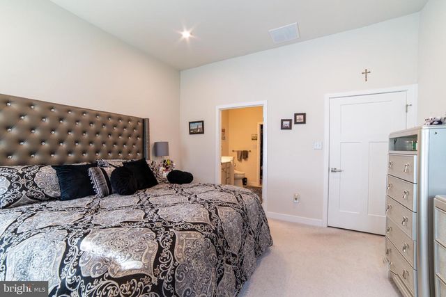 305 HIDDEN ACRES LN, Moorestown, NJ 08057