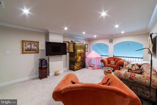 305 HIDDEN ACRES LN, Moorestown, NJ 08057