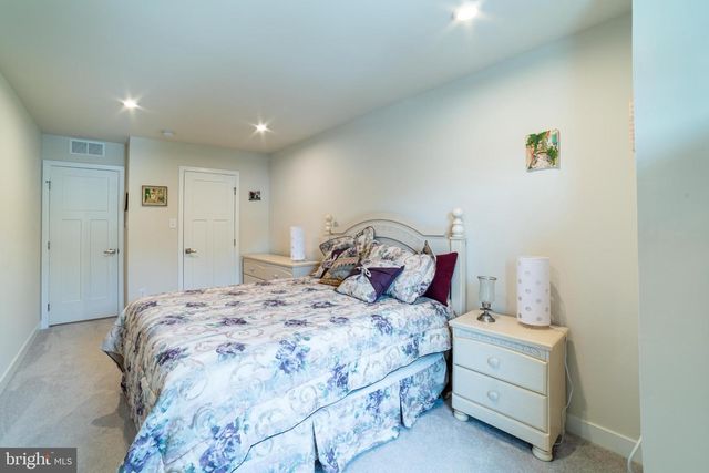 305 HIDDEN ACRES LN, Moorestown, NJ 08057