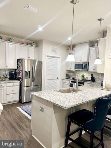 305 HIDDEN ACRES LN, Moorestown, NJ 08057