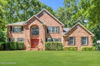 4 Scott Drive, Monroe, NJ 08831