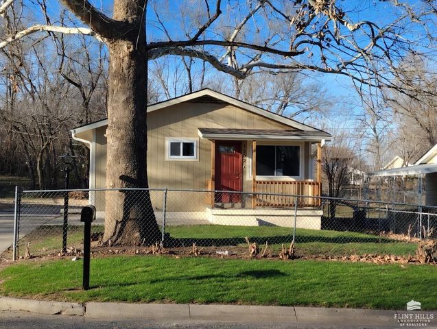 1502 W 16th Street, Junction City, KS 66441