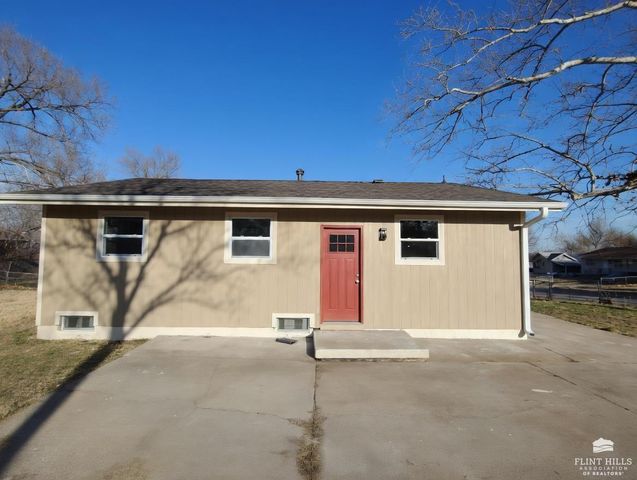 1502 W 16th Street, Junction City, KS 66441