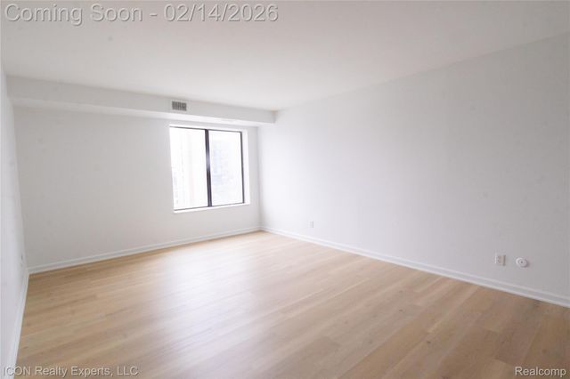 16400 N Park Drive 600, Southfield, MI 48075