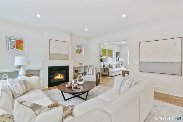 15 Barton Road, Fairfield, CT 06824