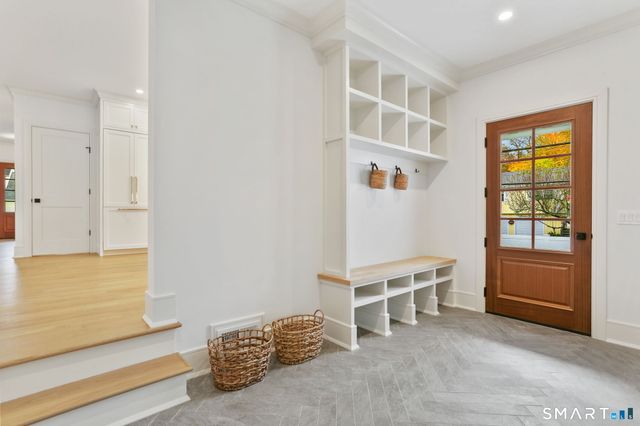 15 Barton Road, Fairfield, CT 06824