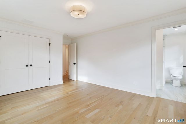 15 Barton Road, Fairfield, CT 06824