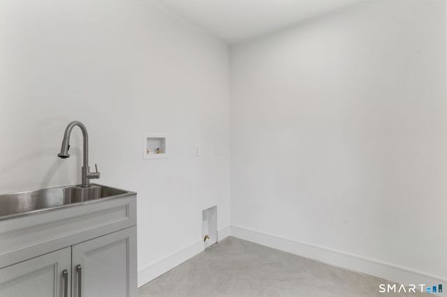 15 Barton Road, Fairfield, CT 06824