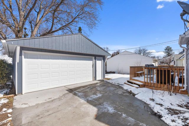 9006 W Dakota AVENUE, West Allis, WI 53227