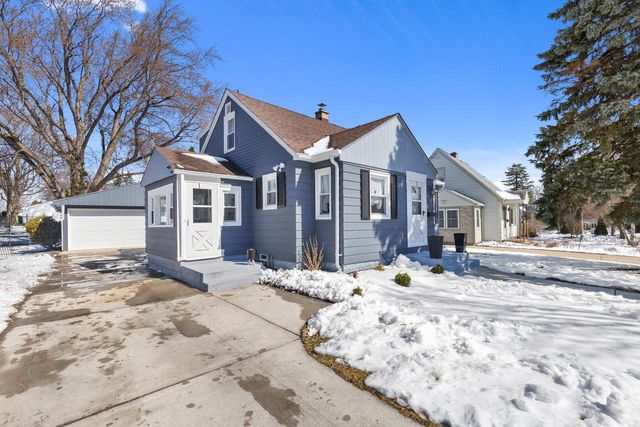 9006 W Dakota AVENUE, West Allis, WI 53227
