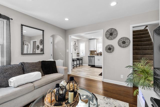 9006 W Dakota AVENUE, West Allis, WI 53227