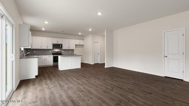 995 Misty Creek Drive, Aberdeen, NC 28315