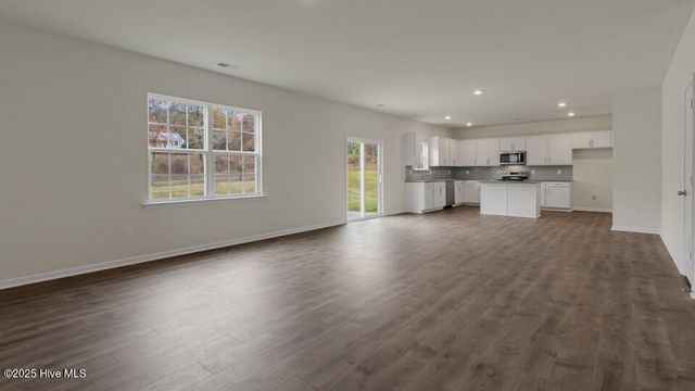 995 Misty Creek Drive, Aberdeen, NC 28315