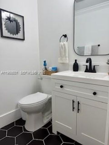 16236 SW 100th Ter, Miami, FL 33196