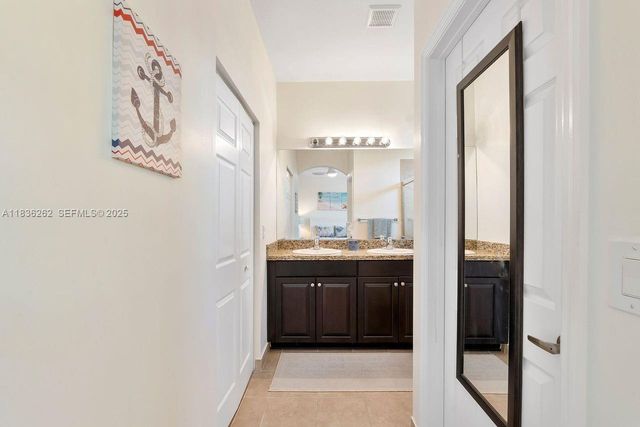 2851 W Prospect Road 1306, Tamarac, FL 33309