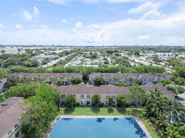 2851 W Prospect Road 1306, Tamarac, FL 33309