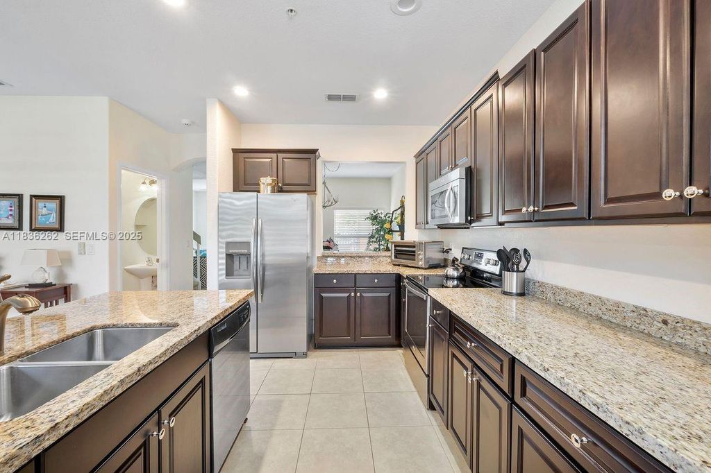 2851 W Prospect Road 1306, Tamarac, FL 33309