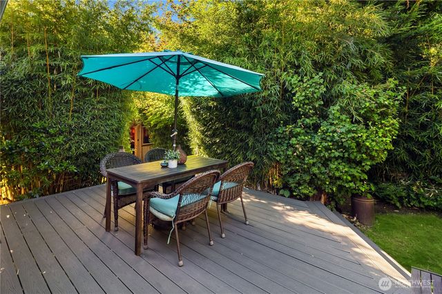 5414 SW Beach Drive Terrace, Seattle, WA 98116
