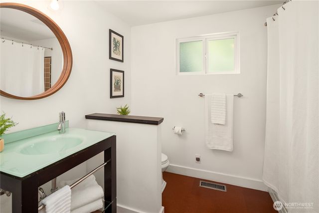 5414 SW Beach Drive Terrace, Seattle, WA 98116