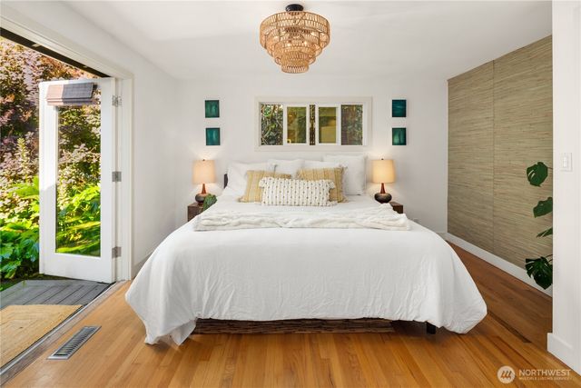 5414 SW Beach Drive Terrace, Seattle, WA 98116