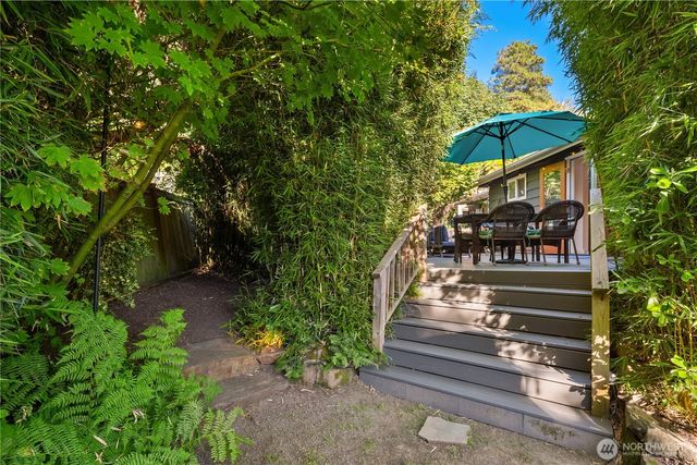 5414 SW Beach Drive Terrace, Seattle, WA 98116
