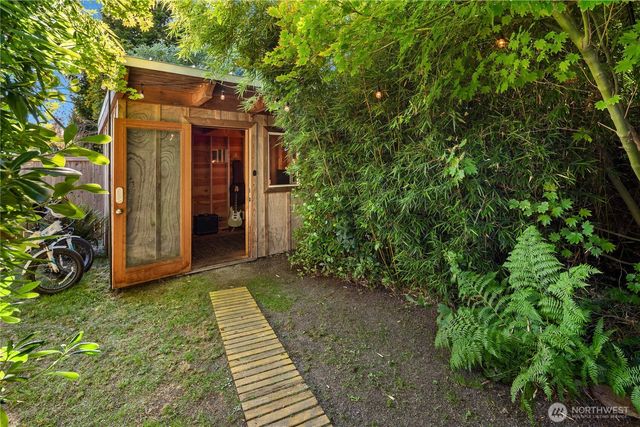 5414 SW Beach Drive Terrace, Seattle, WA 98116