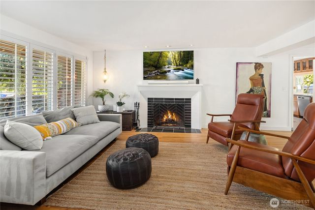 5414 SW Beach Drive Terrace, Seattle, WA 98116