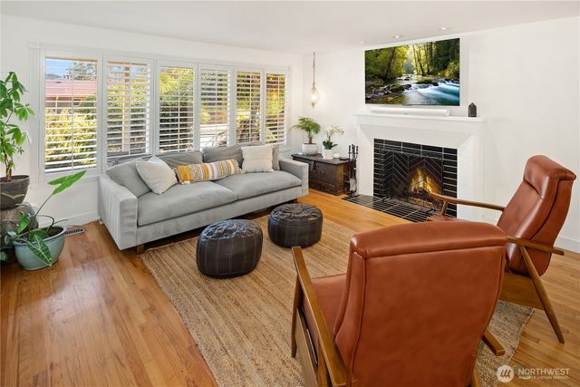 5414 SW Beach Drive Terrace, Seattle, WA 98116