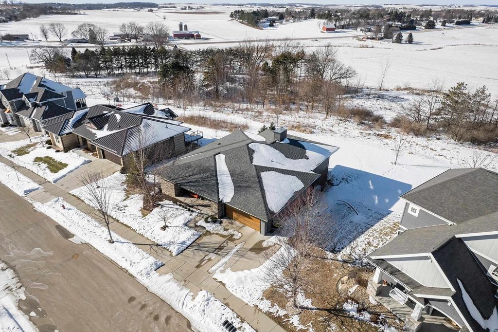 5038 Congressional Hill, Middleton, WI 53597