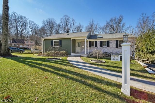 22 Brook Hollow Ln, New Providence Boro, NJ 07974