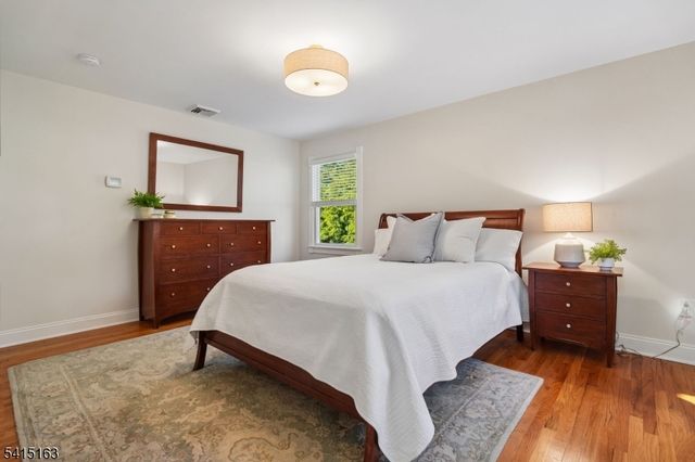 22 Brook Hollow Ln, New Providence Boro, NJ 07974