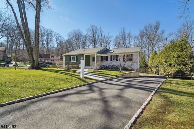 22 Brook Hollow Ln, New Providence Boro, NJ 07974