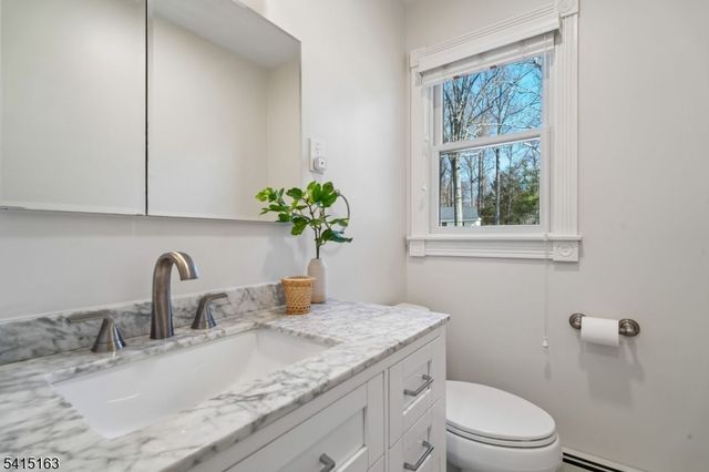 22 Brook Hollow Ln, New Providence Boro, NJ 07974