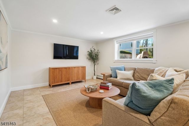 22 Brook Hollow Ln, New Providence Boro, NJ 07974