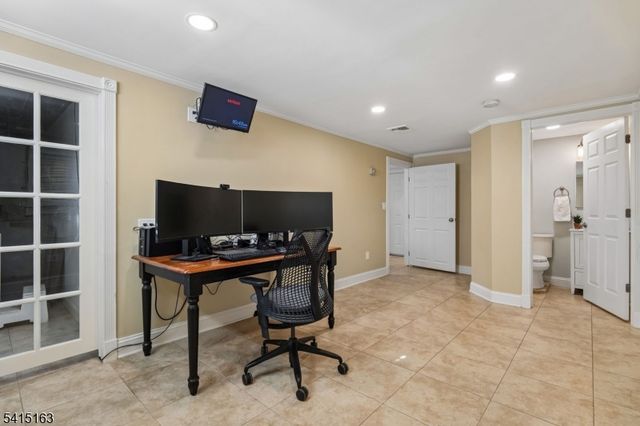 22 Brook Hollow Ln, New Providence Boro, NJ 07974