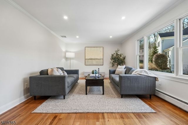 22 Brook Hollow Ln, New Providence Boro, NJ 07974