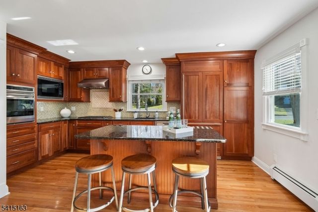 22 Brook Hollow Ln, New Providence Boro, NJ 07974