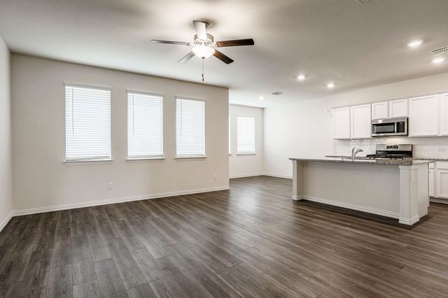 652 Ridgeback Trail, Fort Worth, TX 76052