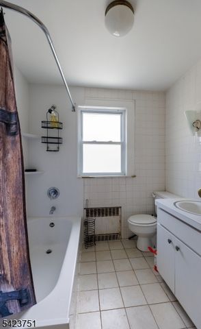 427 Robins St, Roselle Boro, NJ 07203