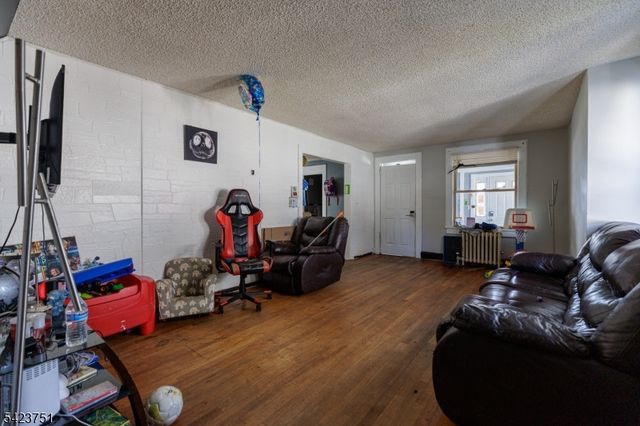 427 Robins St, Roselle Boro, NJ 07203