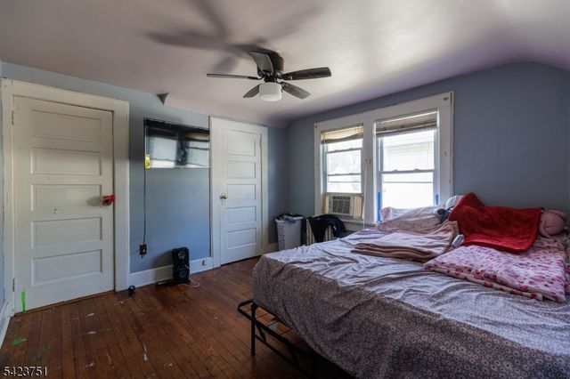 427 Robins St, Roselle Boro, NJ 07203