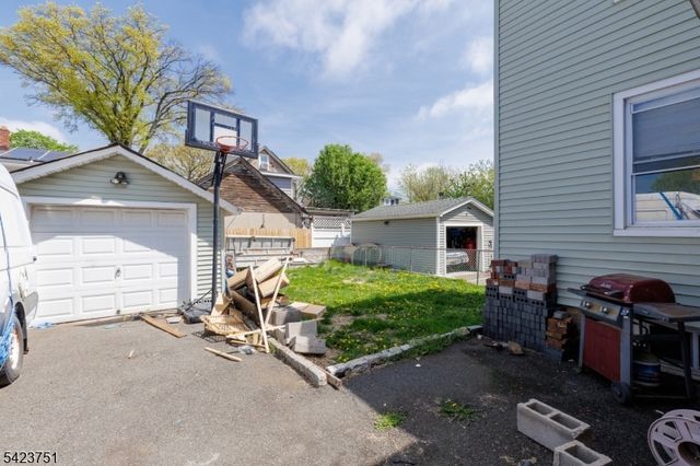 427 Robins St, Roselle Boro, NJ 07203