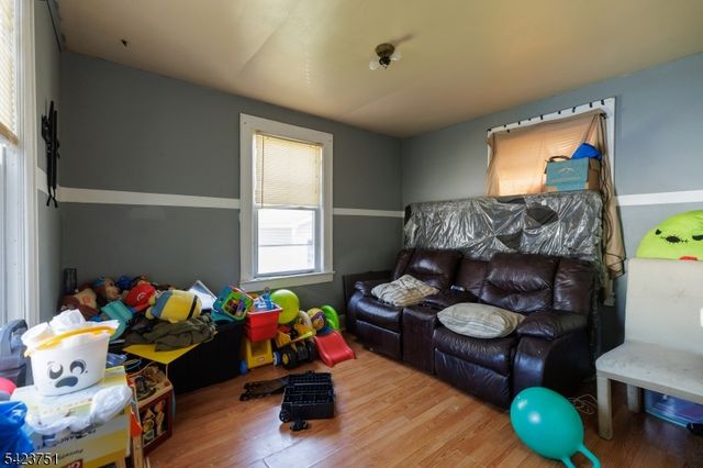 427 Robins St, Roselle Boro, NJ 07203