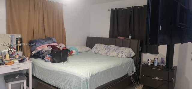 4118 N Circle Dr, Hollywood, FL 33021