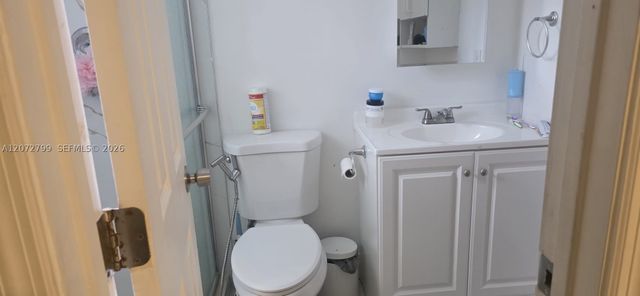 4118 N Circle Dr, Hollywood, FL 33021