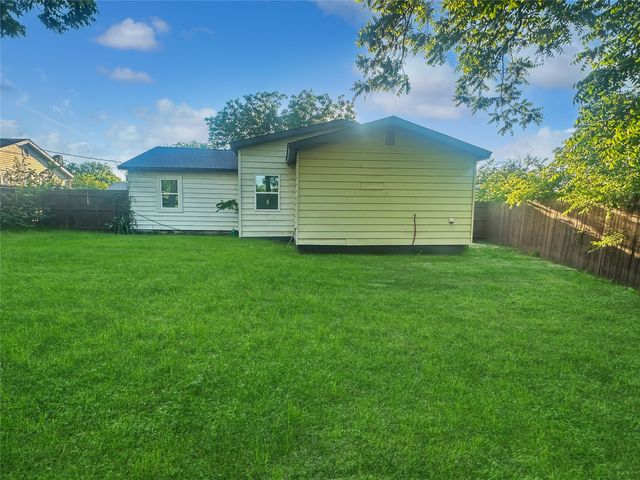 301 Mirike Drive, White Settlement, TX 76108